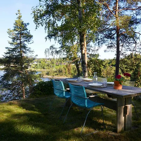 Holiday home Architect-designed House With Pier On Nesoya *